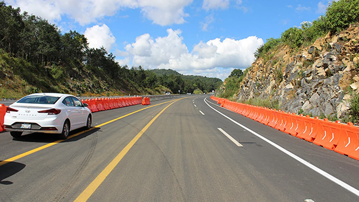 Solicita Bedolla ampliar a cuatro carriles la autopista Siglo XXI en Michoacán