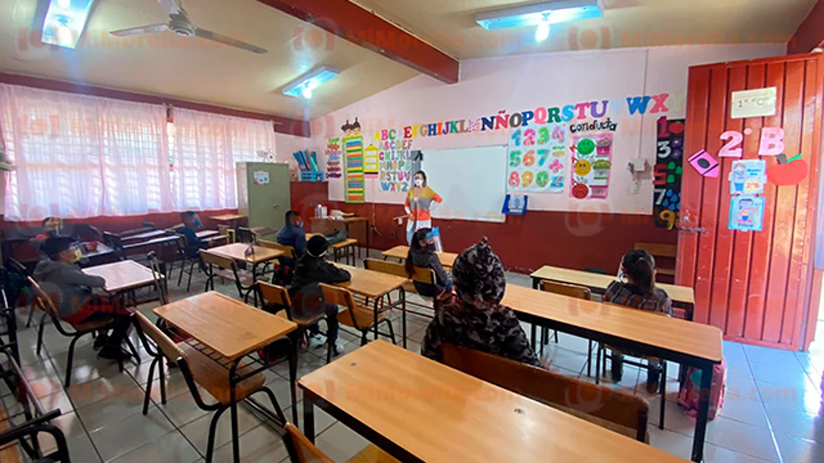 En presenciales, 256 mil alumnos
de primaria y secundaria en Michoacán: SEE