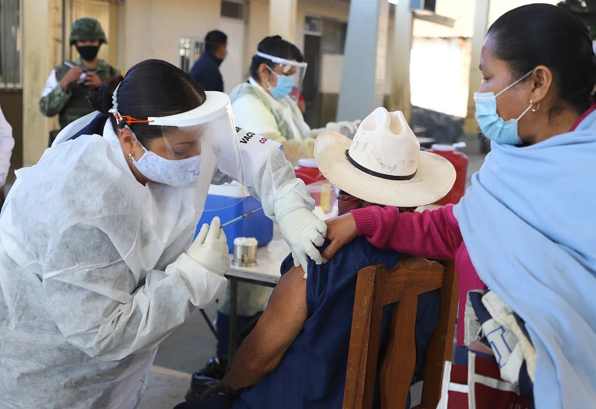Vacunación anticovid para rezagados arranca el 3 de noviembre en Michoacán
