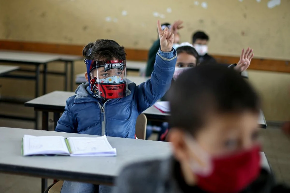 No habrá motivo para no regresar a las aulas en nivel básico: Bedolla