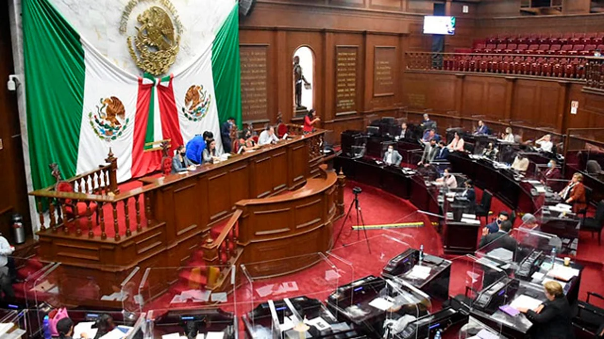 En bloques, diputados se disputan espacios en Congreso de Michoacán