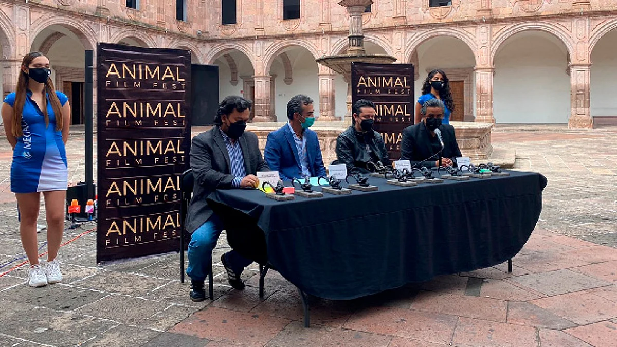 Se contemplan dos funciones diarias con aforos limitados principalmente en el Centro Cultural Clavijero y el Teatro José Rubén Romero