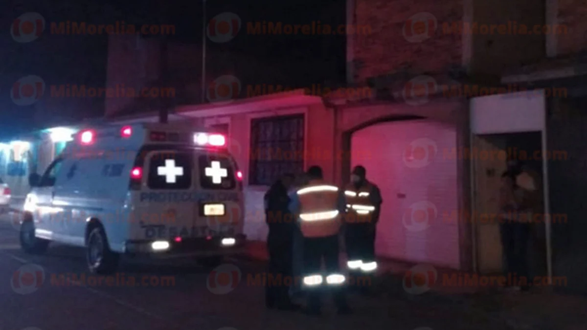 Abuelito muere al caer de escaleras cuando hacía trabajos en una casa, en La Piedad