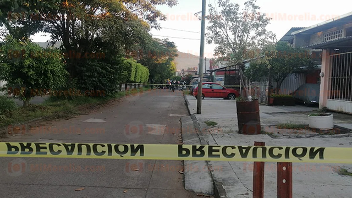 Al salir de su casa, mujer es asesinada a balazos, en Uruapan