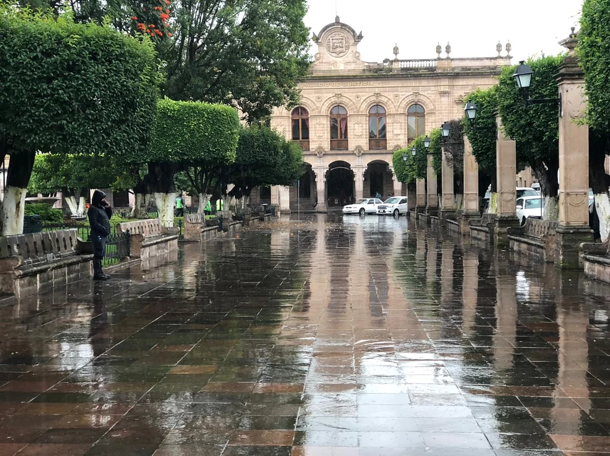 Pronostican lluvias y ambiente frío en Michoacán, este domingo