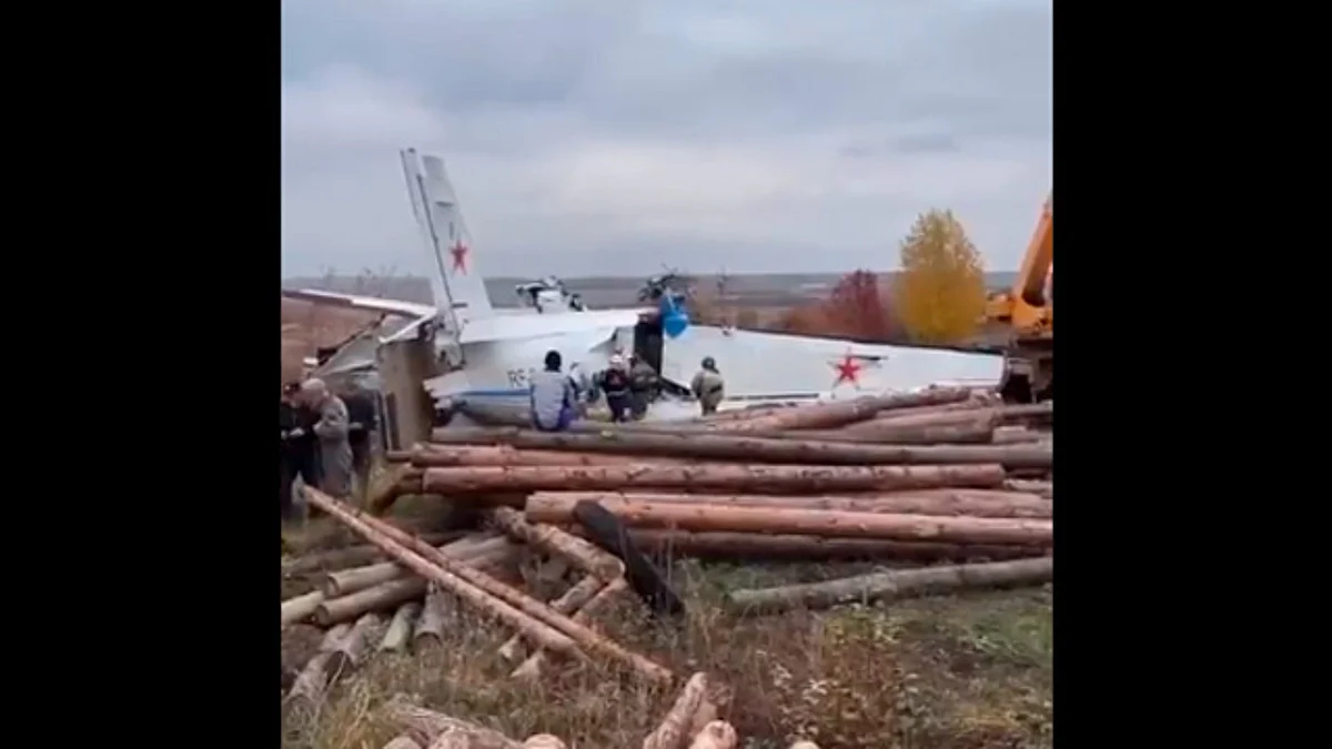 Avión se desploma en Rusia y mueren 16 personas