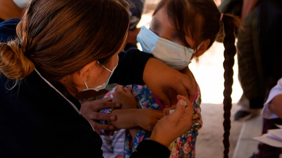Ordena juez vacunar contra Covid-19 a todos los menores de edad en México