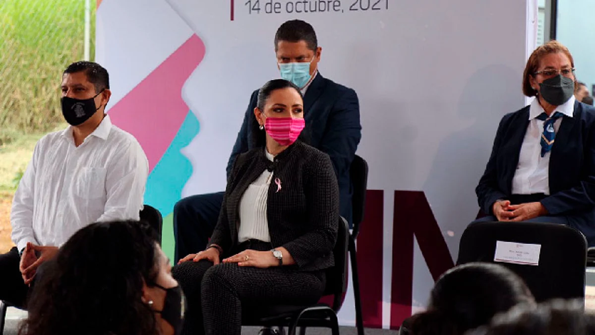 En Congreso fortaleceremos defensa de las mujeres: Adriana Hernández