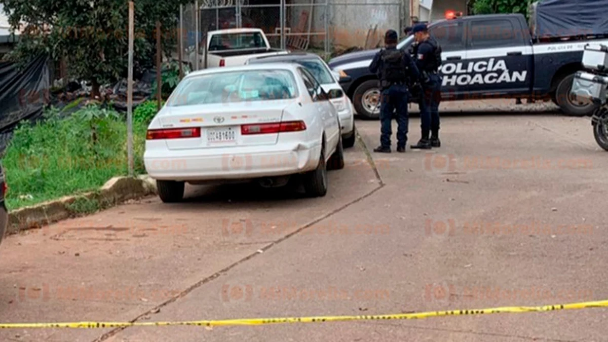Matan a tres personas, en Uruapan; les dejan cartulina con mensaje