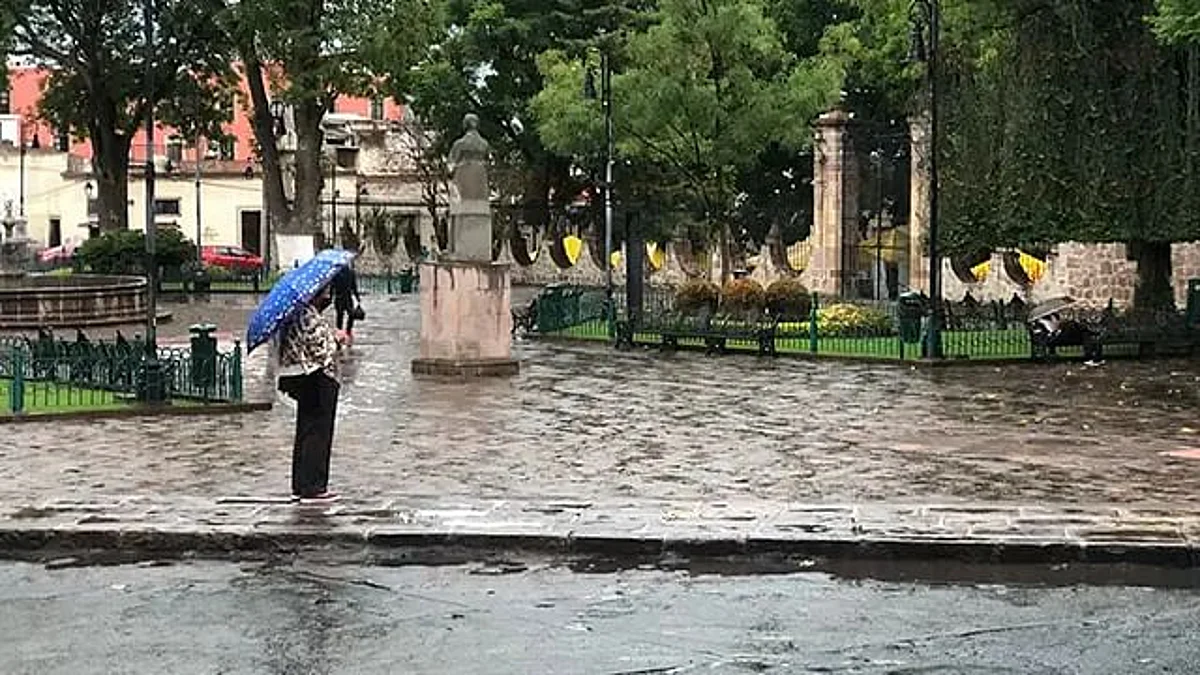 Atento con las recomendaciones ante temporada de lluvias y huracanes en Michoacán