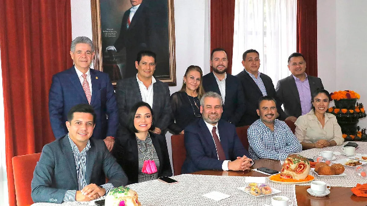 Llama Bedolla a diputados a respaldar programa de Borrón y Cuenta Nueva