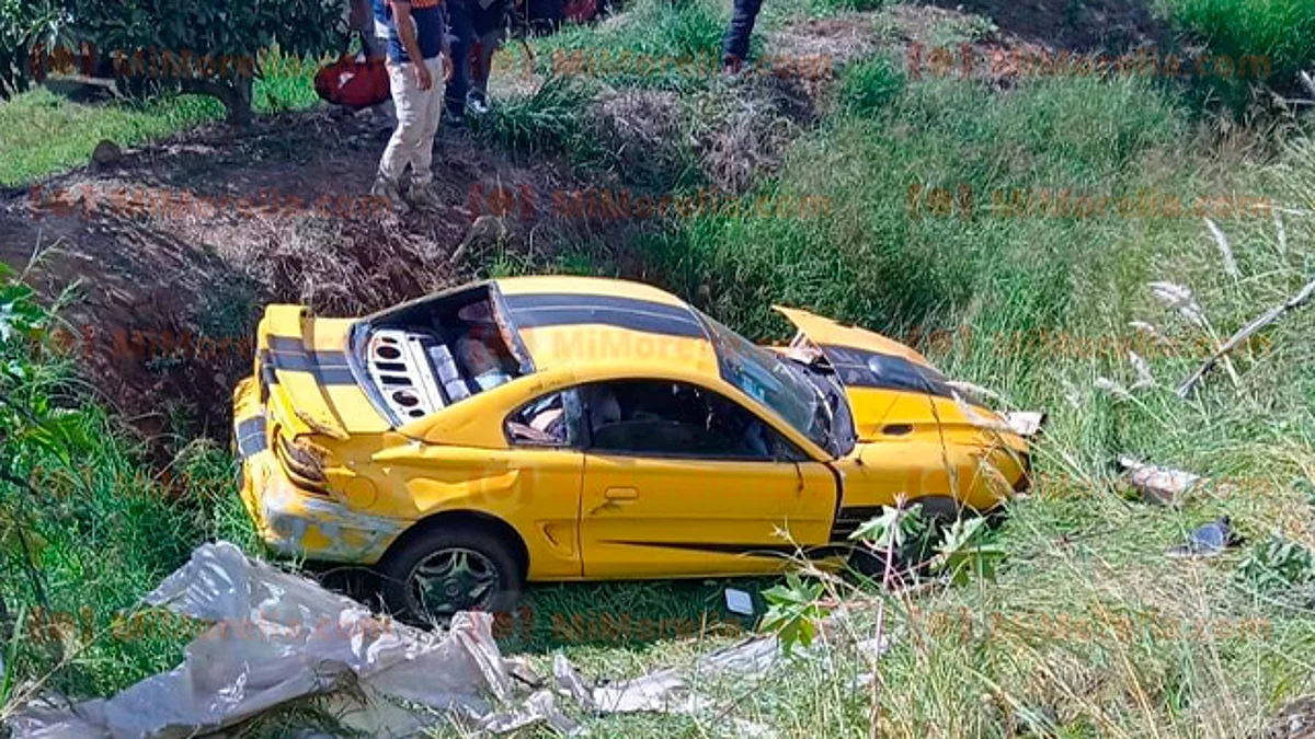 Michoacán: hombre muere tras accidentarse en su auto deportivo