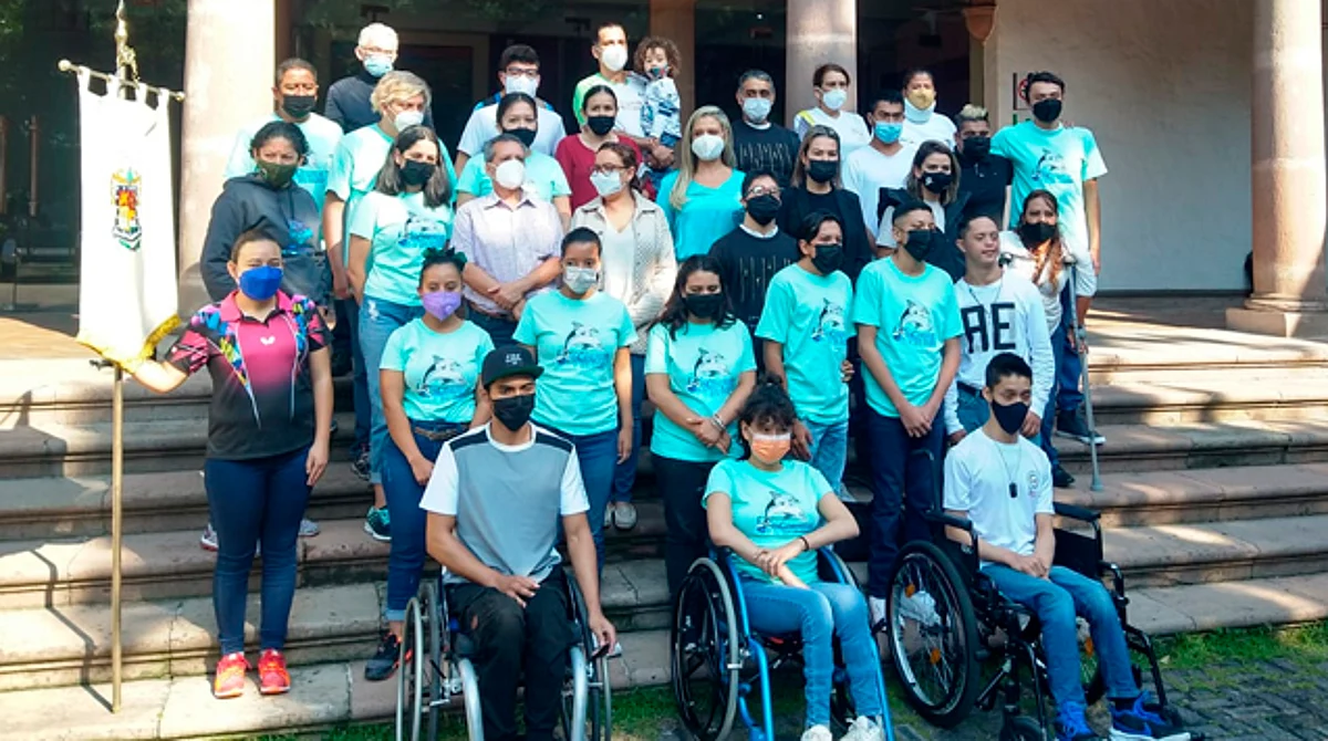 Abanderan a atletas michoacanos que participarán en Paranacionales Conade