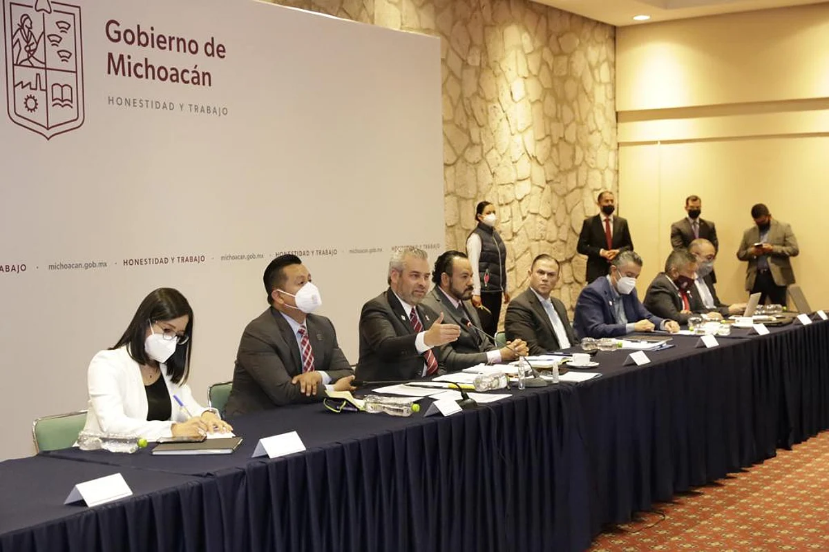 Gobierno de Michoacán analiza demandas de presupuestos directos