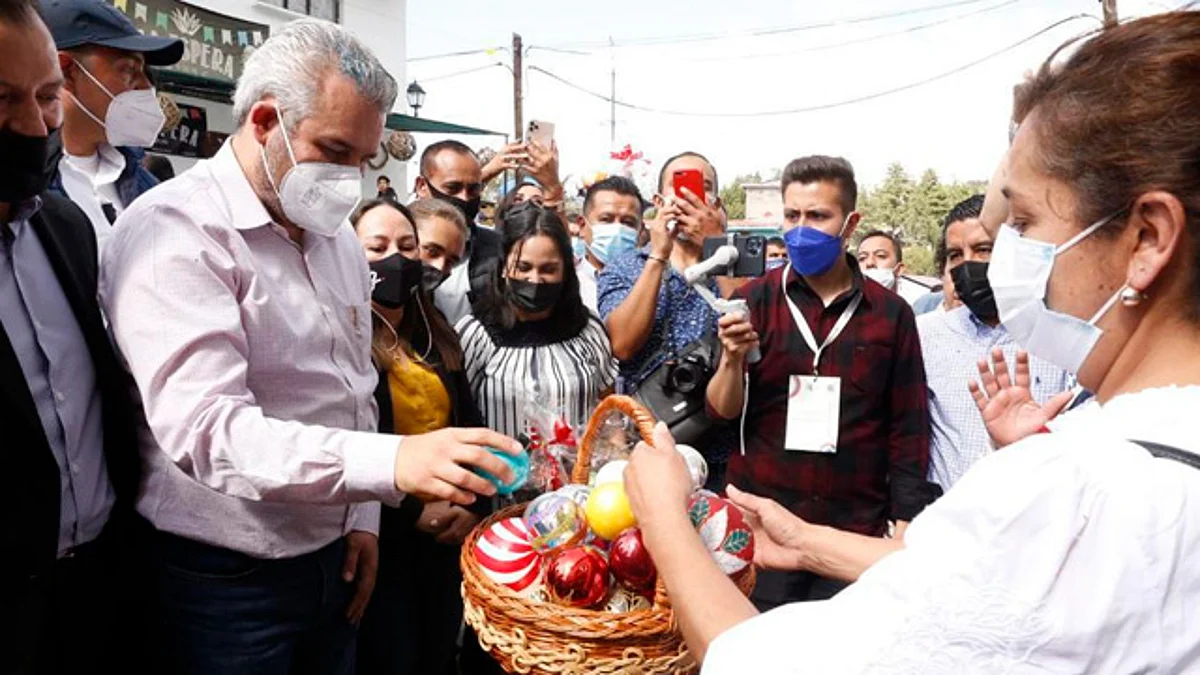 Artesanos de Tlalpujahua muestran la belleza de las esferas: Ramírez Bedolla