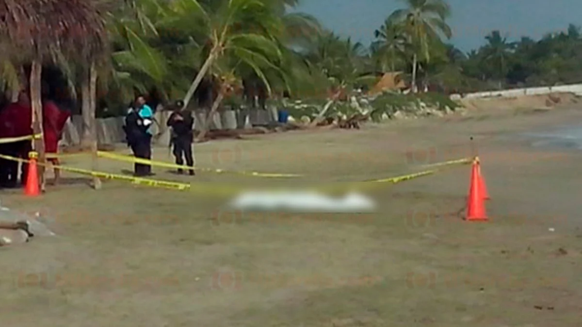 Hallan ahogado a pescador en playa Caleta de Campos, en Michoacán