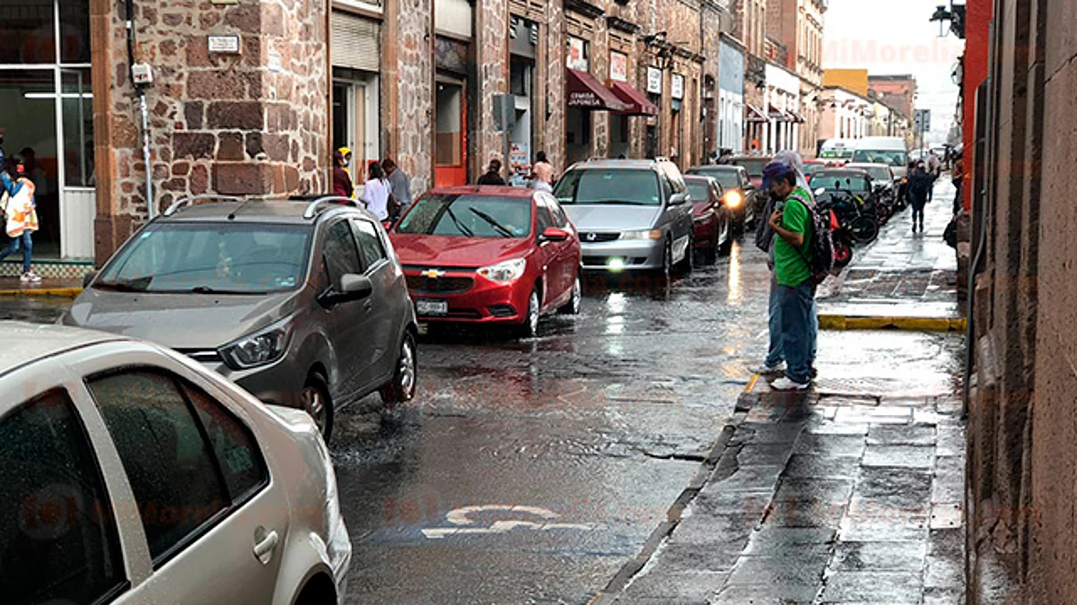 Continuarán lluvias en Michoacán por canal de baja presión
