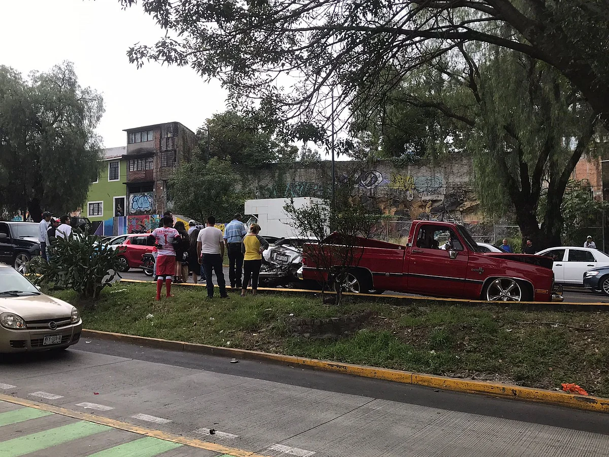 Se registra carambola vehicular en avenida madero poniente, en Morelia