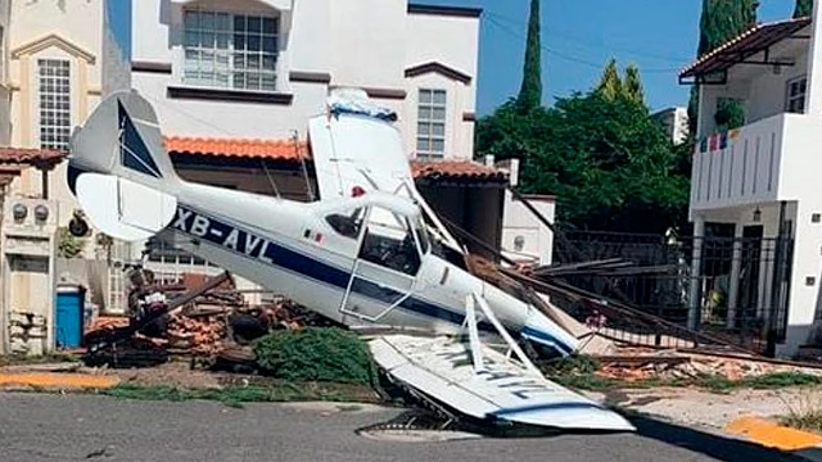Se estrella avioneta en zona urbana de Celaya
