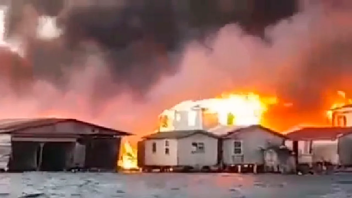 Voraz incendio en isla hondureña deja 2 mil 500 personas afectadas