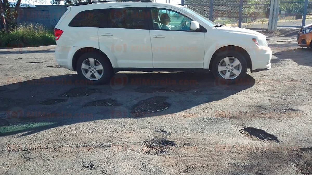 Morelia: cientos de baches afectan vehículos y el bolsillo de ciudadanos