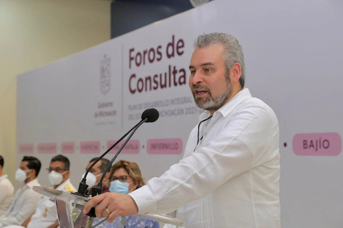 Distribuidos, mil 525 mdp para pagar adeudos a maestros: Bedolla