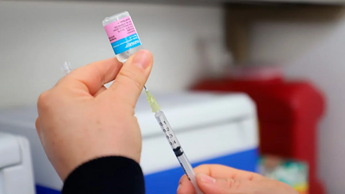 A la par, campaña de vacunación contra Covid-19 e influenza en Michoacán: SSM