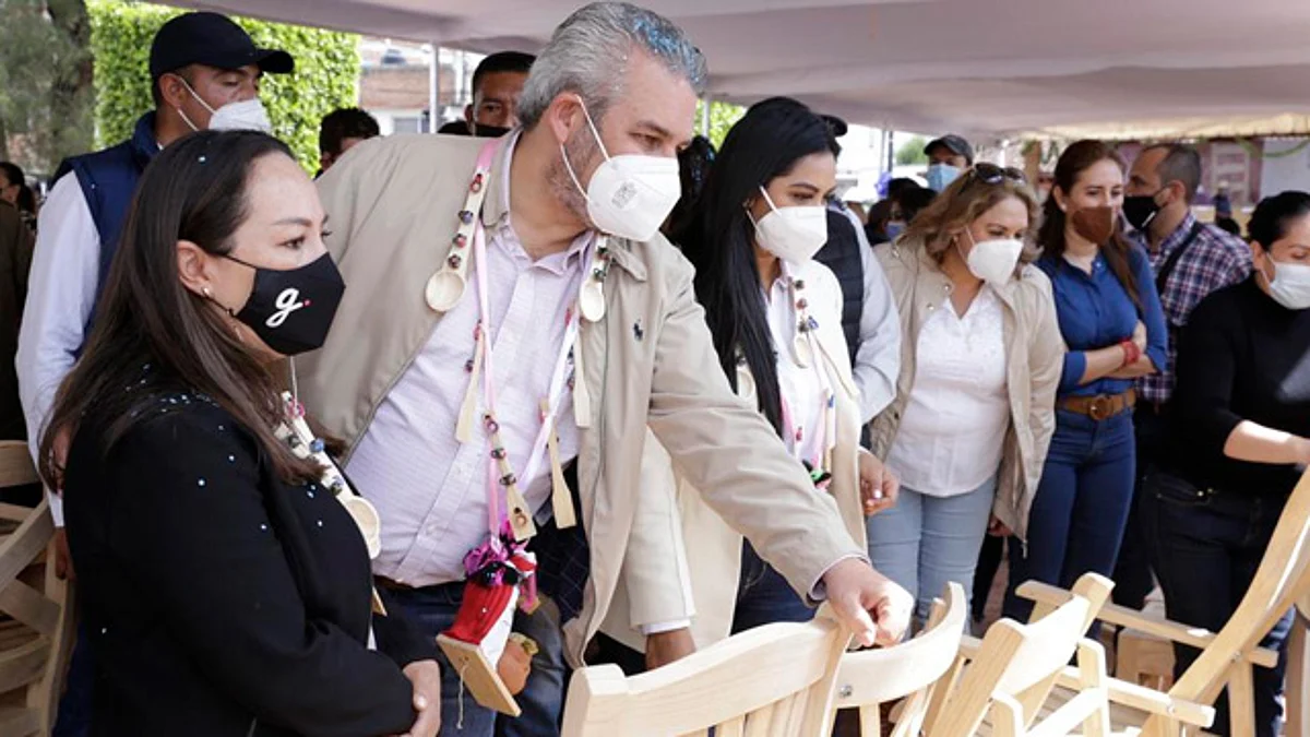 Artesanía michoacana llegará a Los Pinos para su comercialización: Alfredo Ramírez