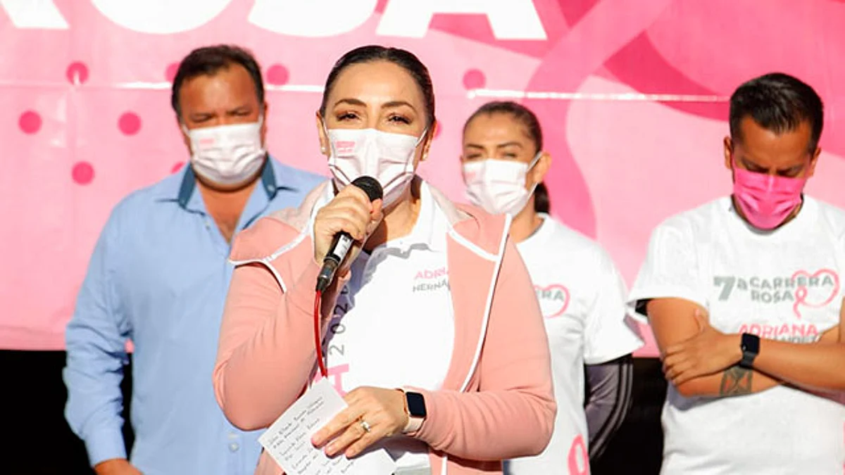 Llama Adriana Hernández a reforzar acciones para reducir impacto del cáncer de mama