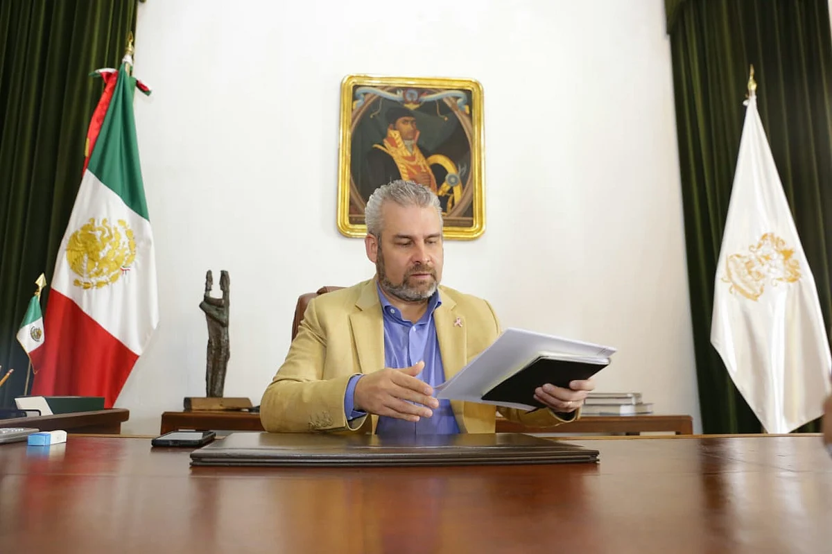 Reanuda Bedolla pagos al magisterio y comienza a saldar adeudos