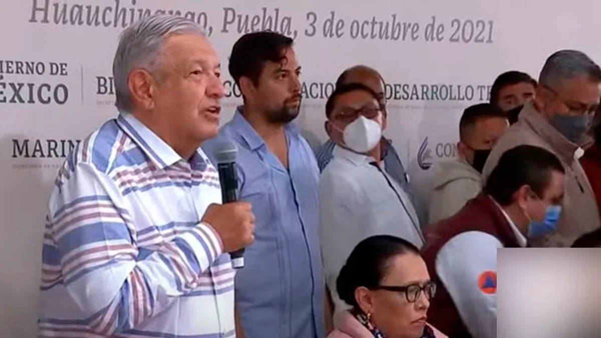 Damnificados por huracán "Grace" irrumpen conferencia de AMLO