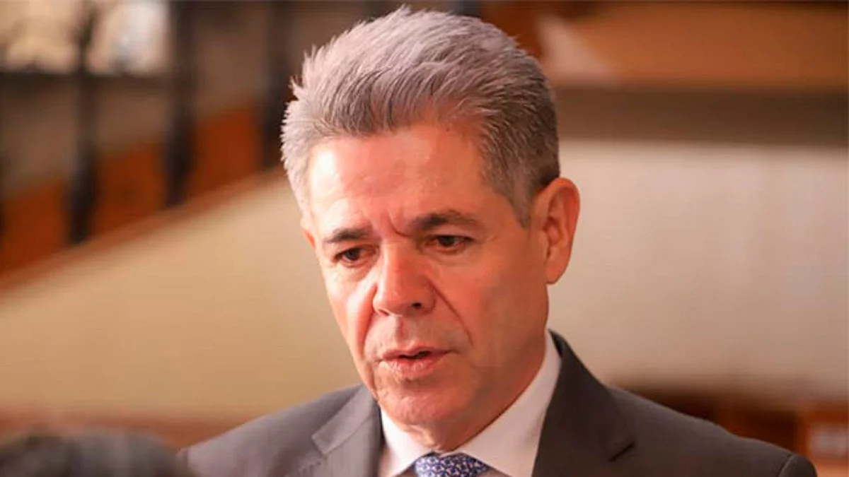 Hernández Peña exige pago al sector magisterial michoacano