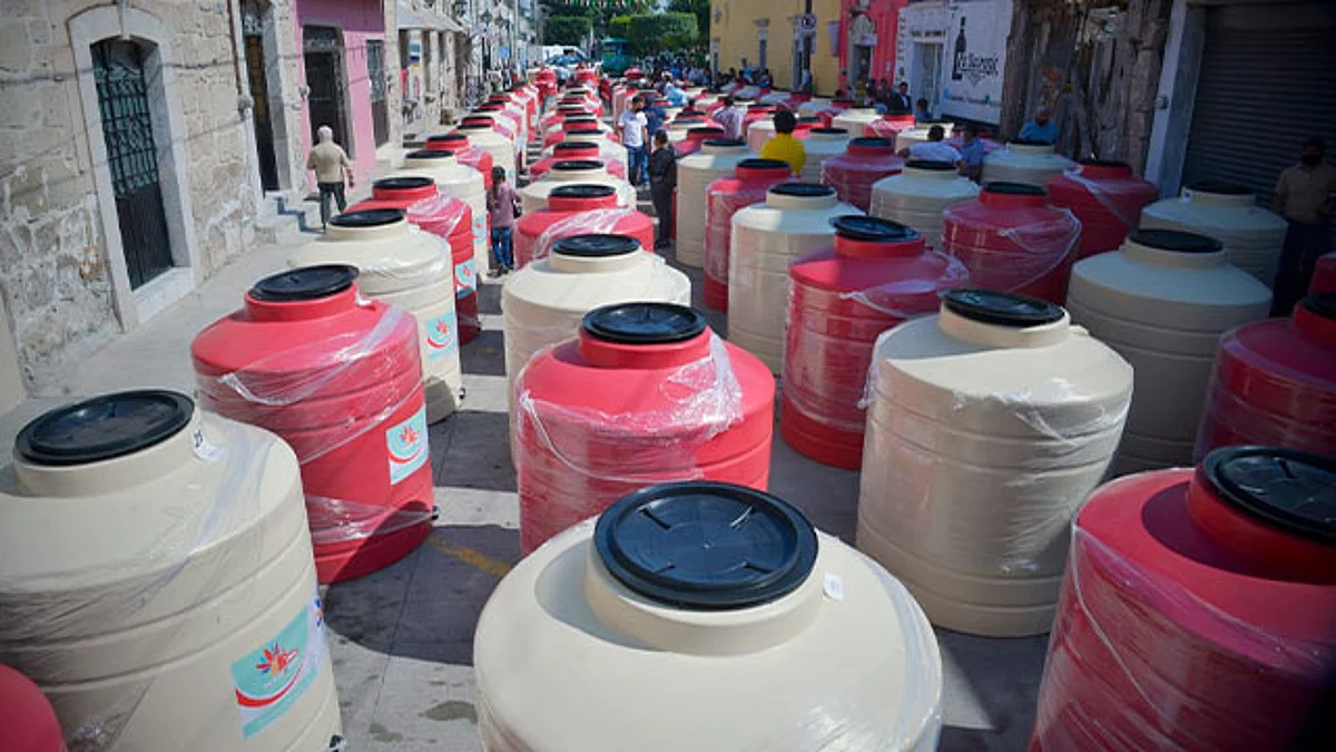 Ayuntamiento de Tarímbaro entrega 100 tinacos mediante “Hogar digno”