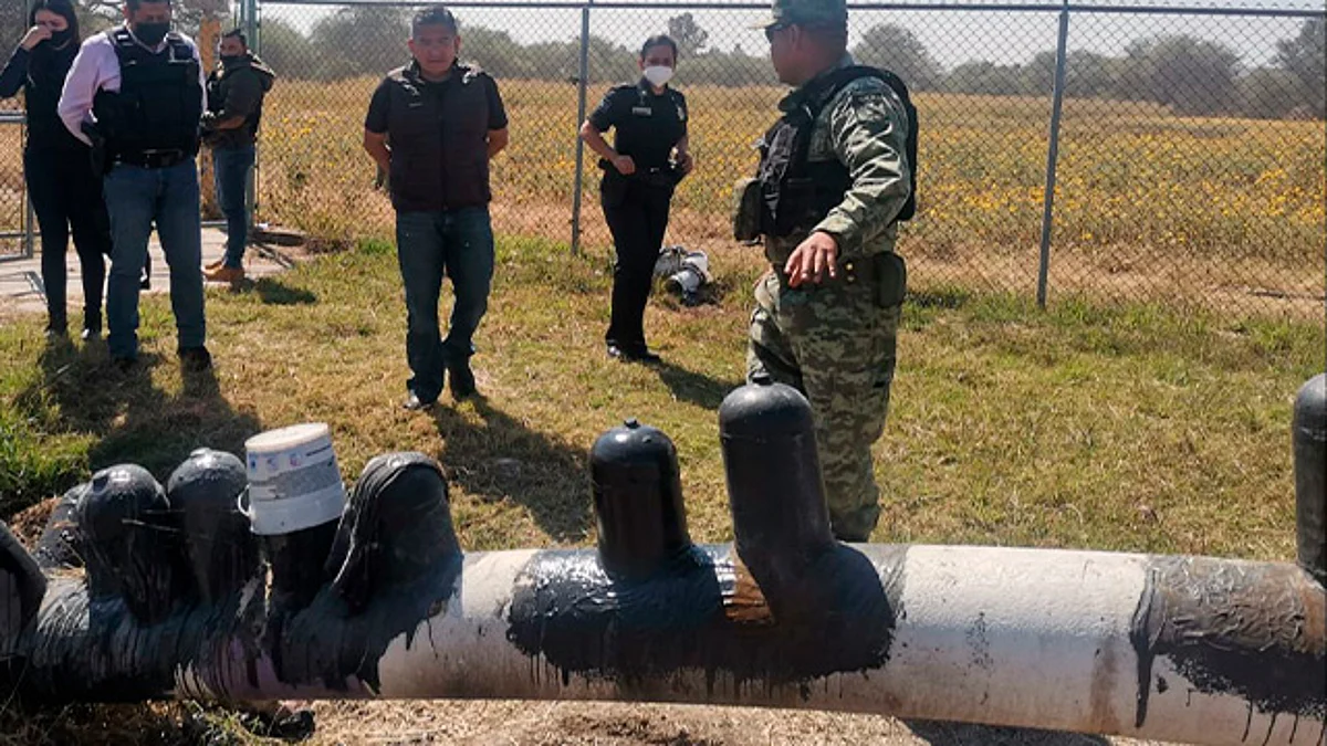 Inhabilitan toma clandestina de huachicol en Cuitzeo