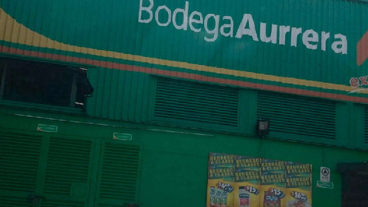 Tras meses cerrada, Bodega Aurrera reabre sus puertas en Tepalcatepec