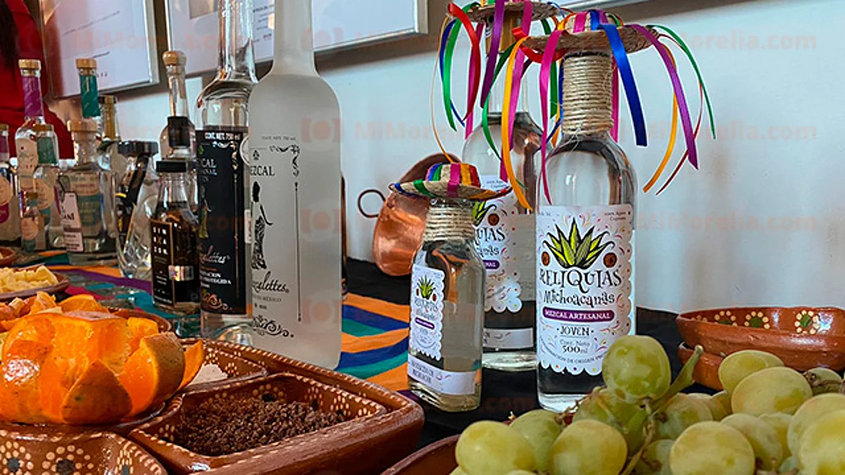 Michoacán: buscan destinar impuestos del mezcal a su promoción y certificación
