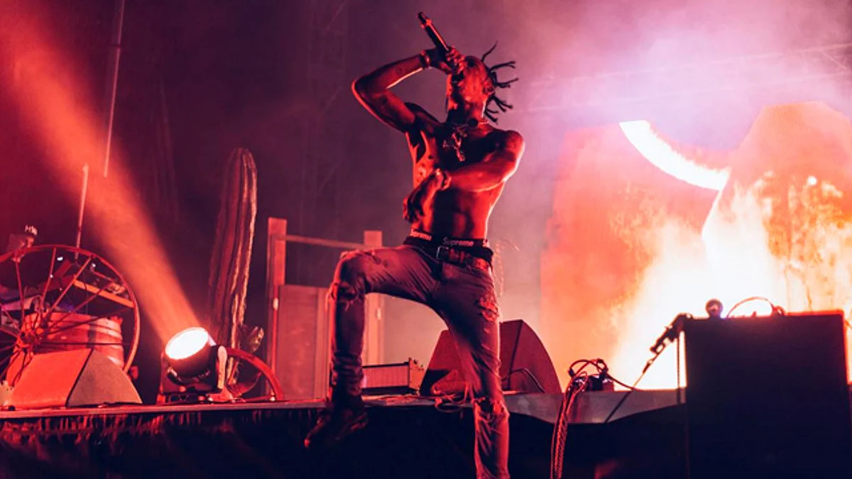 Demandan al rapero Travis Scott por muerte de 8 personas en su concierto