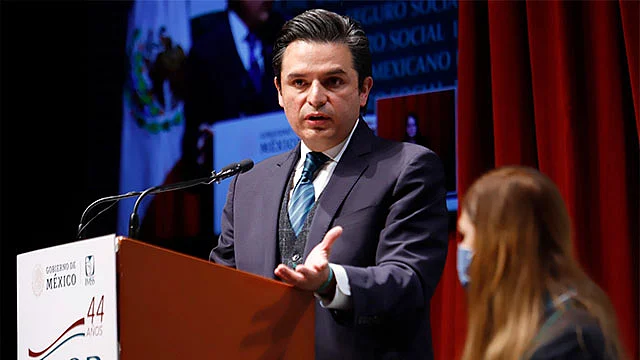 Reconoció el trabajo de Gabriela Paredes Orozco, titular de la Unidad de Atención a la Derechohabiencia, porque su labor “ha sido pieza clave para que este cambio fuera realidad”