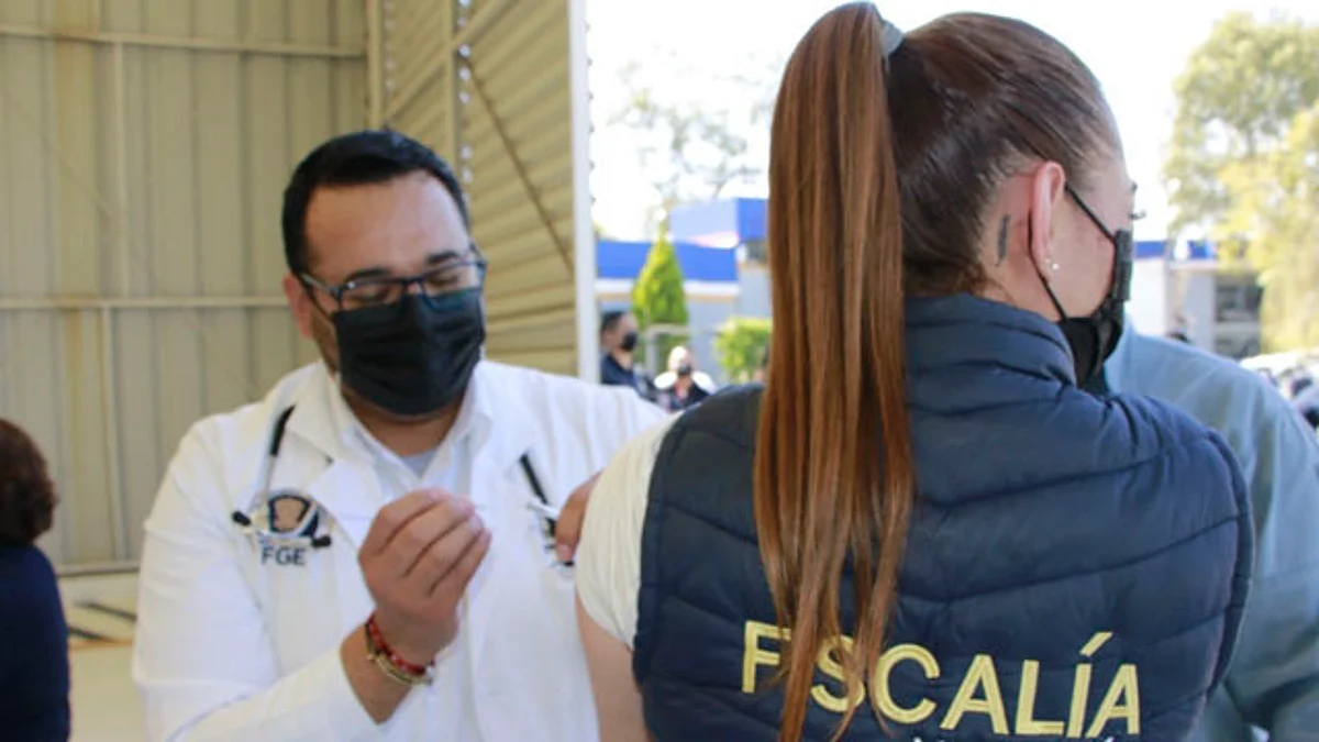 Realiza FGE jornada de vacunación contra influenza