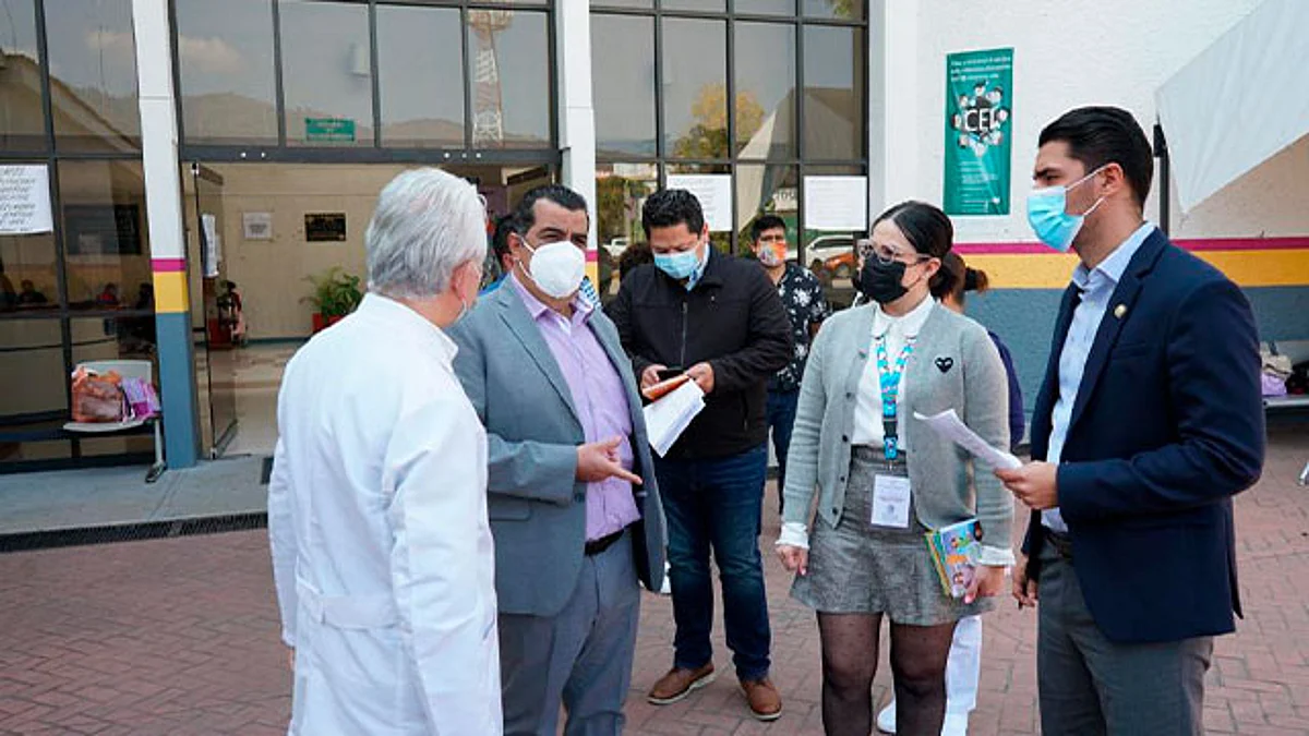 Titular de la SSM visita a mujeres víctimas del accidente de Joquicingo