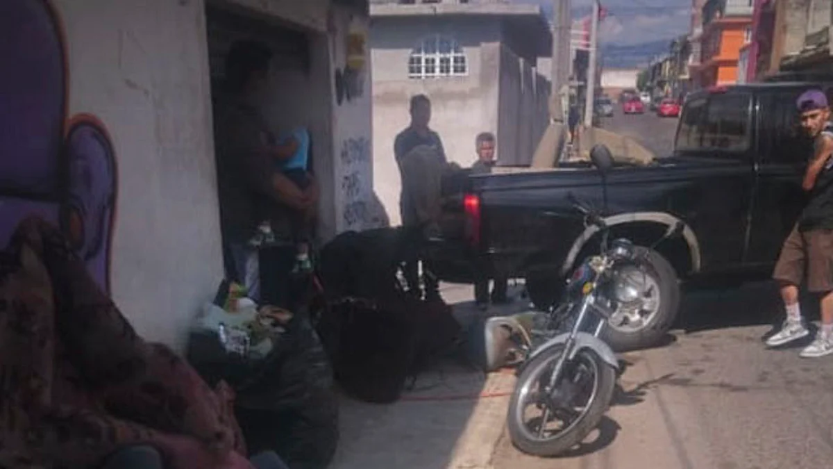 Camioneta atropella a niña de 3 años