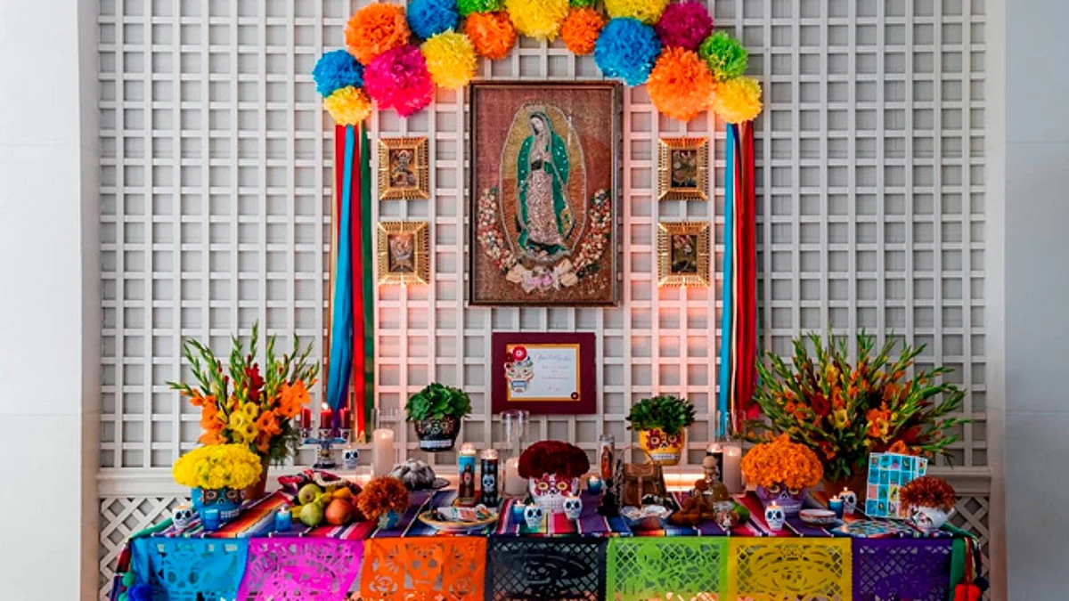 Por primera vez la Casa Blanca coloca altar de Día de Muertos