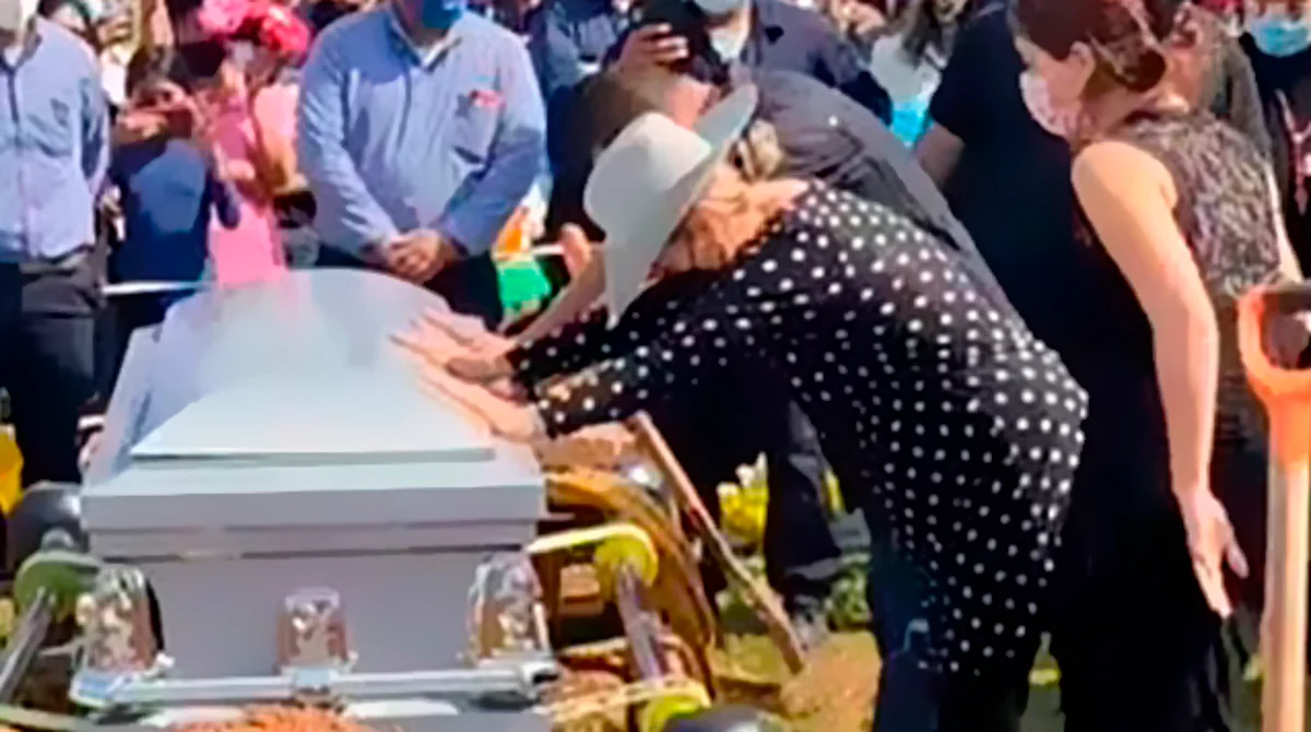 Hospitalizan de urgencia a la mamá de Octavio Ocaña