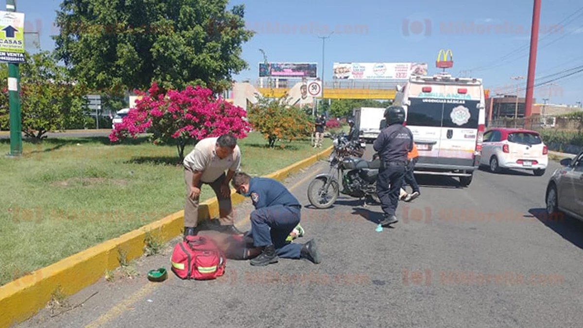 Motociclista atropella a mujer en calzada La Huerta de Morelia