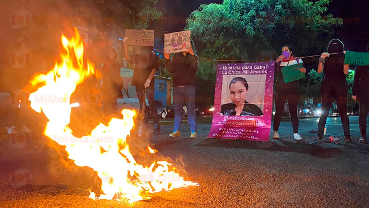 Bloquean Calzada La Huerta en espera de sentencia de feminicida de Gaby
