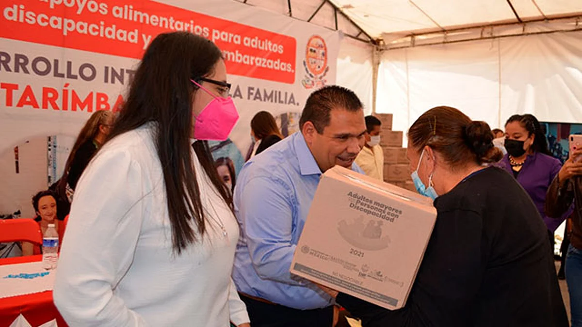 Gobierno de Tarímbaro entrega despensas con productos de primera necesidad