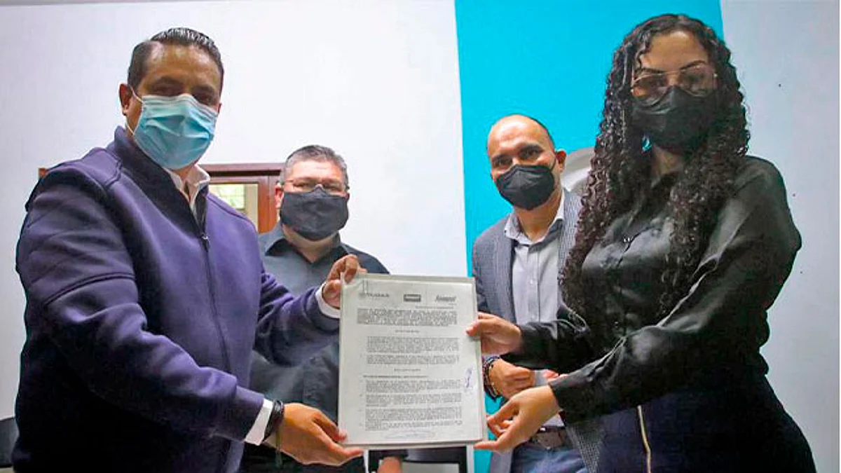 Ratifican en Uruapan convenio en beneficio de empleados municipales