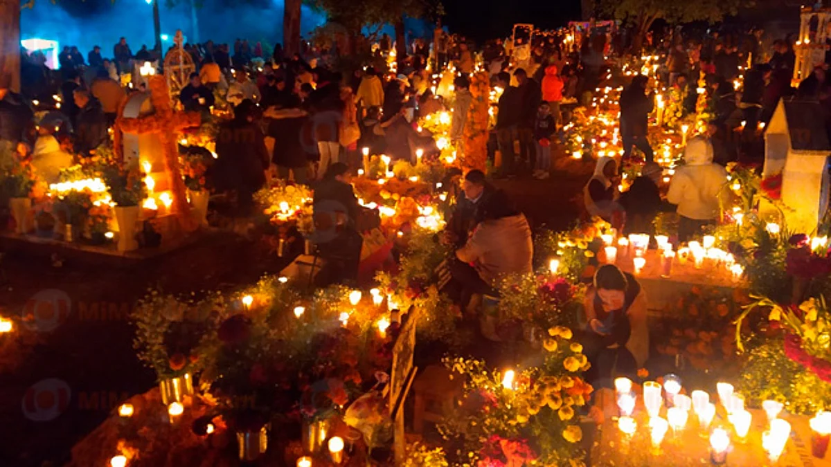 Recibe Pátzcuaro Premio como Mejor Destino Turístico en Noche de Muertos