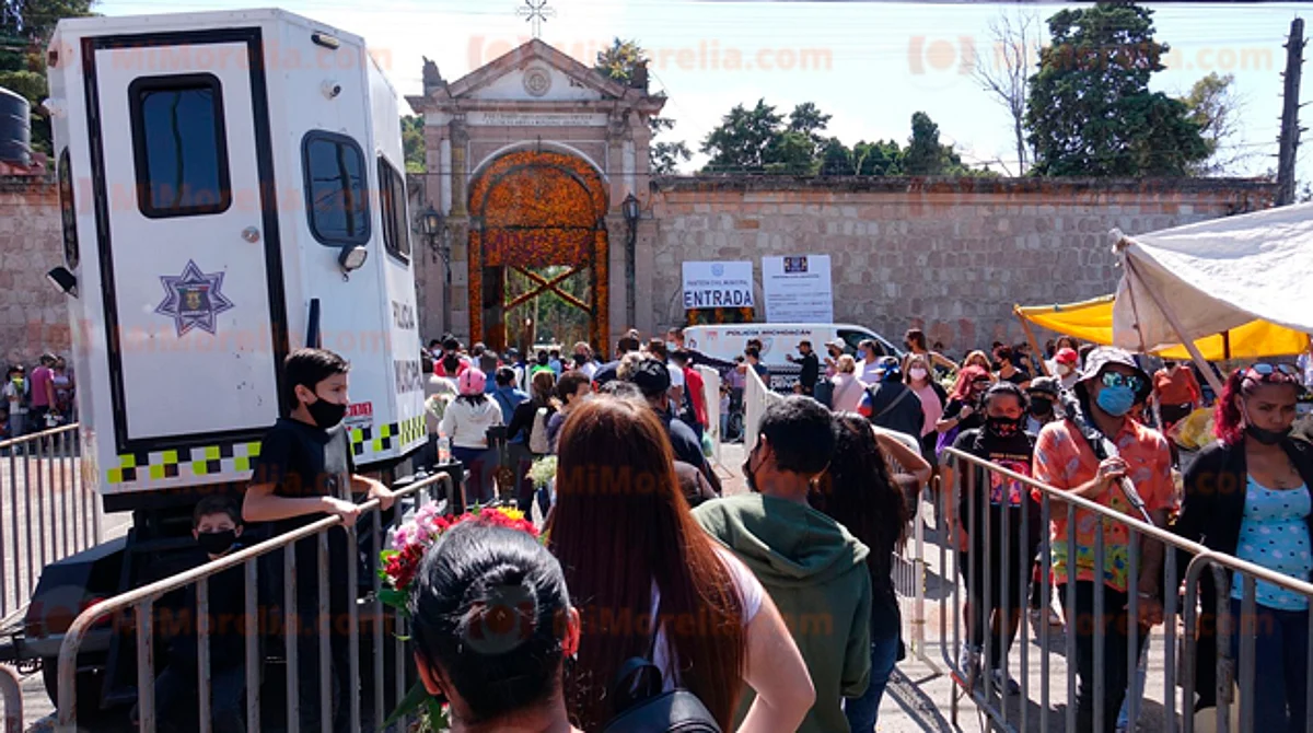 Sin incidentes, segundo día de visita en el panteón de Morelia