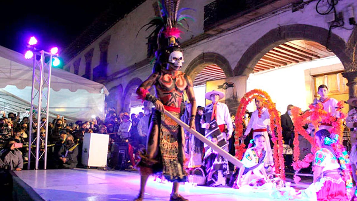 Pátzcuaro celebra con éxito la Noche de Ánimas